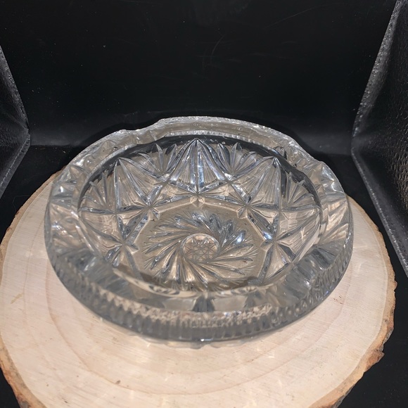Beautiful Cut Crystal Ashtray - Picture 5 of 5